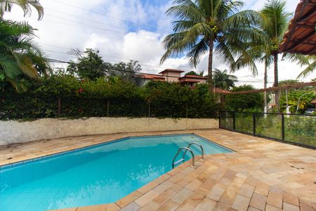 Casa de condomínio para alugar com 380m², 4 quartos e 5 vagasÁrea externa