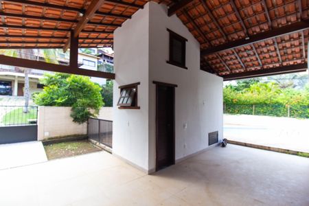 Casa de condomínio para alugar com 380m², 4 quartos e 5 vagasÁrea externa