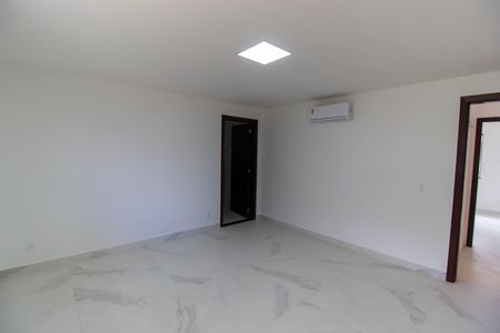 Casa de condomínio para alugar com 380m², 4 quartos e 5 vagasSuíte 2