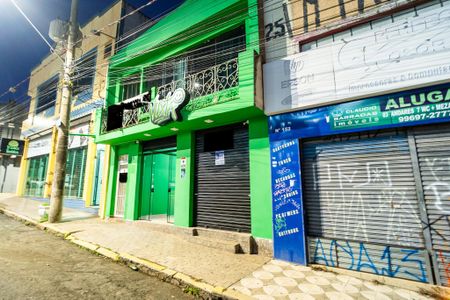 Casa para alugar com 195m², 2 quartos e sem vaga Casa para alugar com 195m², 2 quartos e sem vagaFachada