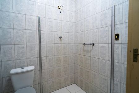 Casa para alugar com 195m², 2 quartos e sem vaga Casa para alugar com 195m², 2 quartos e sem vagaBanheiro da Suíte 1