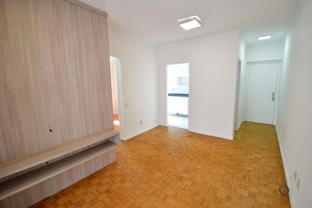 Sala de apartamento para alugar com 2 quartos, 77m² em Cambuí, Campinas