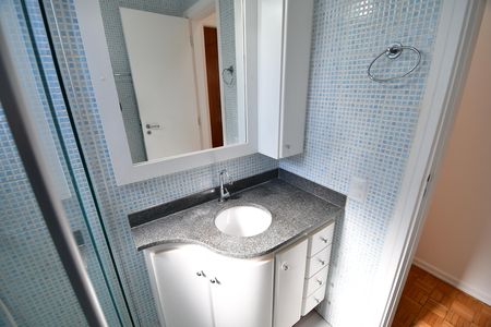 Apartamento para alugar com 77m², 2 quartos e 2 vagasBanheiro