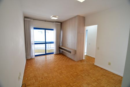 Sala de apartamento para alugar com 2 quartos, 77m² em Cambuí, Campinas