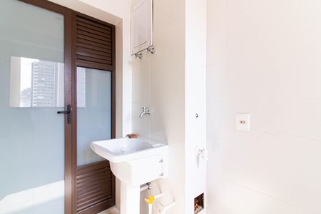 Apartamento à venda com 128m², 3 quartos e 3 vagas Apartamento à venda com 128m², 3 quartos e 3 vagasÁrea de Serviço