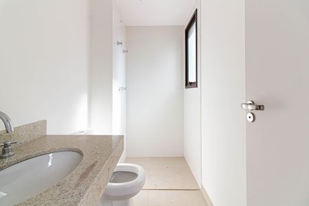 Apartamento à venda com 128m², 3 quartos e 3 vagas Apartamento à venda com 128m², 3 quartos e 3 vagasBanheiro da Suíte 2