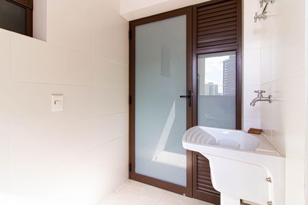 Apartamento à venda com 128m², 3 quartos e 3 vagas Apartamento à venda com 128m², 3 quartos e 3 vagasÁrea de Serviço