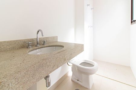 Apartamento à venda com 128m², 3 quartos e 3 vagas Apartamento à venda com 128m², 3 quartos e 3 vagasBanheiro da Suíte 2