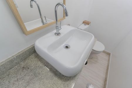 Apartamento à venda com 67m², 2 quartos e 1 vaga Apartamento à venda com 67m², 2 quartos e 1 vagaBanheiro de serviço