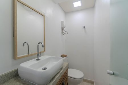 Apartamento à venda com 67m², 2 quartos e 1 vaga Apartamento à venda com 67m², 2 quartos e 1 vagaBanheiro de serviço