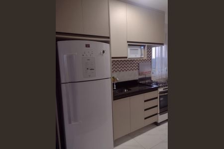 Cozinha de apartamento para alugar com 2 quartos, 47m² em Lajeado, Cotia