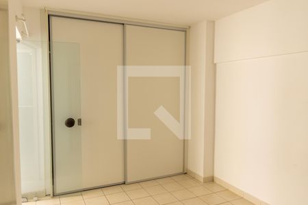 Quarto 02 de apartamento para alugar com 2 quartos, 55m² em Jardim Goiás, Goiânia