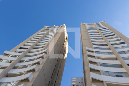 Apartamento para alugar com 55m², 2 quartos e 1 vaga Apartamento para alugar com 55m², 2 quartos e 1 vagaFachada