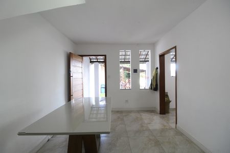 Sala 1 de casa à venda com 3 quartos, 360m² em Curicica, Rio de Janeiro