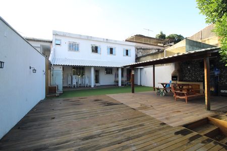 Casa para alugar com 360m², 3 quartos e 1 vagaFrente