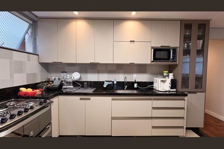 Apartamento à venda com 221m², 4 quartos e 2 vagas Apartamento à venda com 221m², 4 quartos e 2 vagasFoto 19