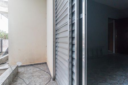 Casa para alugar com 60m², 1 quarto e 1 vaga Casa para alugar com 60m², 1 quarto e 1 vagaSacada do Quarto