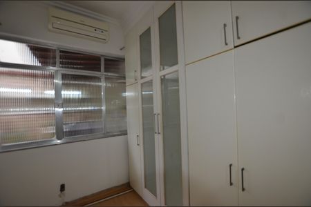 Apartamento para alugar com 114m², 2 quartos e 1 vagaCloset