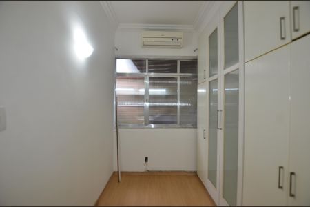 Apartamento para alugar com 114m², 2 quartos e 1 vagaCloset