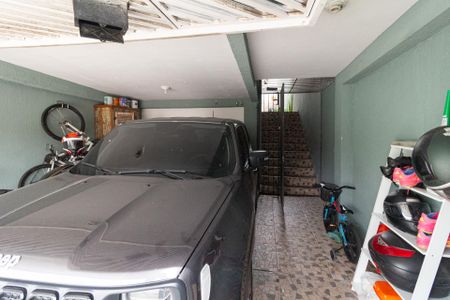 Garagem de casa para alugar com 3 quartos, 163m² em Jardim Santa Maria, Cotia