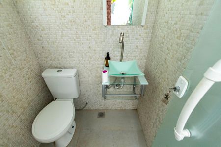 Casa de condomínio para alugar com 415m², 4 quartos e 8 vagas Casa de condomínio para alugar com 415m², 4 quartos e 8 vagasLavabo 1