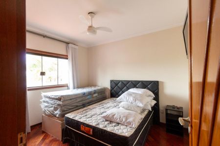 Casa de condomínio para alugar com 415m², 4 quartos e 8 vagas Casa de condomínio para alugar com 415m², 4 quartos e 8 vagasQuarto 2