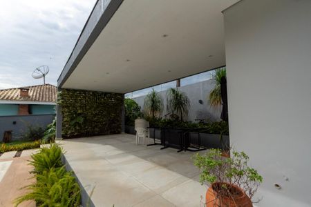 Casa de condomínio para alugar com 415m², 4 quartos e 8 vagas Casa de condomínio para alugar com 415m², 4 quartos e 8 vagasÁrea comum