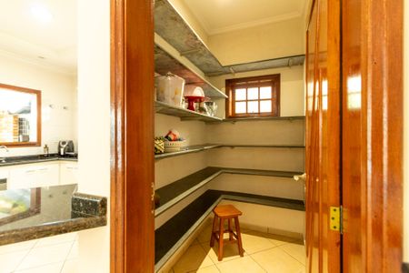 Casa de condomínio para alugar com 415m², 4 quartos e 8 vagas Casa de condomínio para alugar com 415m², 4 quartos e 8 vagasDespensa