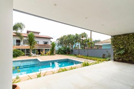 Casa de condomínio para alugar com 415m², 4 quartos e 8 vagas Casa de condomínio para alugar com 415m², 4 quartos e 8 vagasÁrea comum