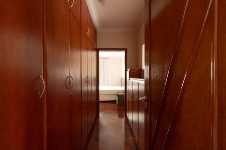 Casa de condomínio para alugar com 415m², 4 quartos e 8 vagas Casa de condomínio para alugar com 415m², 4 quartos e 8 vagasCloset - Suíte 1