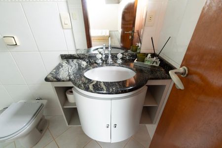 Casa de condomínio para alugar com 415m², 4 quartos e 8 vagas Casa de condomínio para alugar com 415m², 4 quartos e 8 vagasBanheiro - Suíte 1