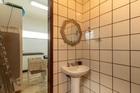Casa de condomínio para alugar com 415m², 4 quartos e 8 vagas Casa de condomínio para alugar com 415m², 4 quartos e 8 vagasBanheiro