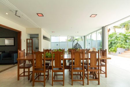 Casa de condomínio para alugar com 415m², 4 quartos e 8 vagas Casa de condomínio para alugar com 415m², 4 quartos e 8 vagasÁrea comum
