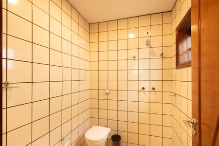 Casa de condomínio para alugar com 415m², 4 quartos e 8 vagas Casa de condomínio para alugar com 415m², 4 quartos e 8 vagasBanheiro