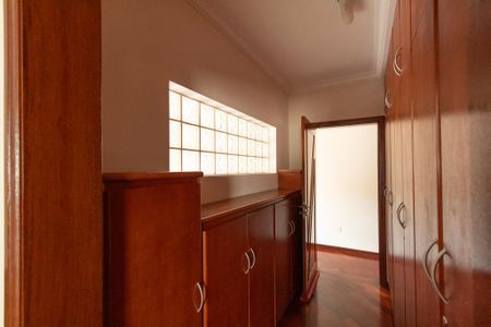 Casa de condomínio para alugar com 415m², 4 quartos e 8 vagas Casa de condomínio para alugar com 415m², 4 quartos e 8 vagasCloset - Suíte 1