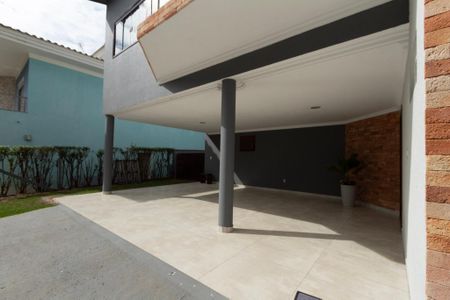 Casa de condomínio para alugar com 415m², 4 quartos e 8 vagas Casa de condomínio para alugar com 415m², 4 quartos e 8 vagasÁrea comum