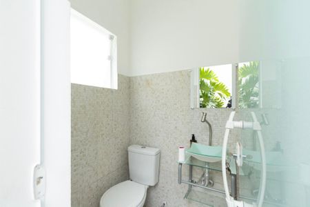 Casa de condomínio para alugar com 415m², 4 quartos e 8 vagas Casa de condomínio para alugar com 415m², 4 quartos e 8 vagasLavabo 1