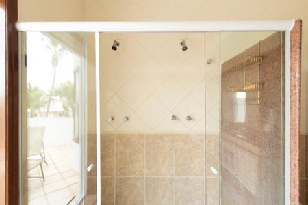 Casa de condomínio para alugar com 415m², 4 quartos e 8 vagas Casa de condomínio para alugar com 415m², 4 quartos e 8 vagasBanheiro - Suíte 2