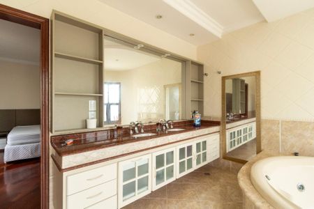 Casa de condomínio para alugar com 415m², 4 quartos e 8 vagas Casa de condomínio para alugar com 415m², 4 quartos e 8 vagasBanheiro - Suíte 2