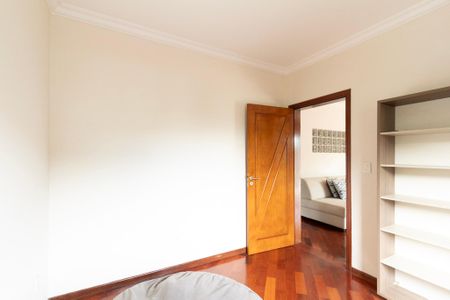 Casa de condomínio para alugar com 415m², 4 quartos e 8 vagas Casa de condomínio para alugar com 415m², 4 quartos e 8 vagasQuarto 1