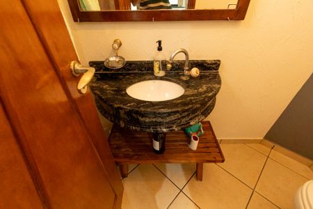 Casa de condomínio para alugar com 415m², 4 quartos e 8 vagas Casa de condomínio para alugar com 415m², 4 quartos e 8 vagasLavabo 2