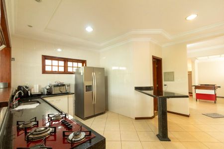 Casa de condomínio para alugar com 415m², 4 quartos e 8 vagas Casa de condomínio para alugar com 415m², 4 quartos e 8 vagasCozinha