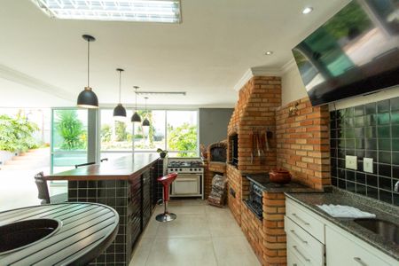 Casa de condomínio para alugar com 415m², 4 quartos e 8 vagas Casa de condomínio para alugar com 415m², 4 quartos e 8 vagasÁrea comum