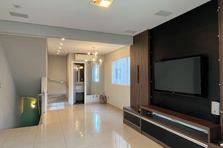 Sala de casa para alugar com 2 quartos, 307m² em Marapé, Santos