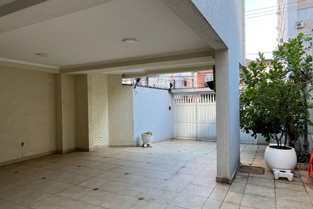 Casa para alugar com 307m², 2 quartos e 4 vagas Casa para alugar com 307m², 2 quartos e 4 vagasQuintal
