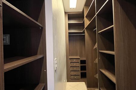 Casa para alugar com 307m², 2 quartos e 4 vagas Casa para alugar com 307m², 2 quartos e 4 vagasSuite 2