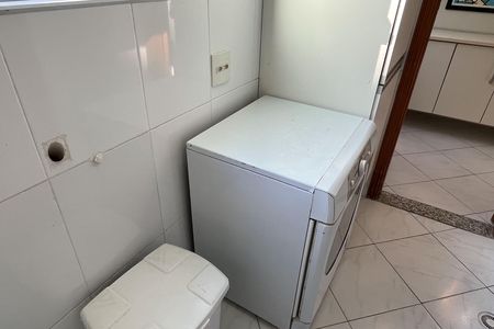Casa para alugar com 307m², 2 quartos e 4 vagas Casa para alugar com 307m², 2 quartos e 4 vagasÁrea de Serviço