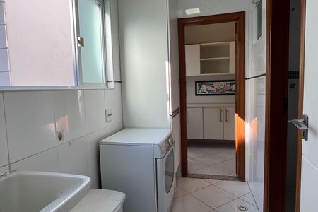 Casa para alugar com 307m², 2 quartos e 4 vagas Casa para alugar com 307m², 2 quartos e 4 vagasÁrea de Serviço