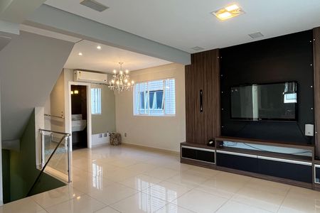 Casa para alugar com 307m², 2 quartos e 4 vagas Casa para alugar com 307m², 2 quartos e 4 vagasSala