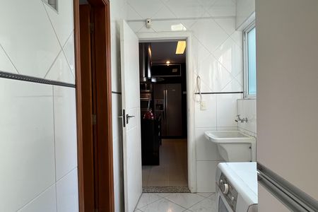 Casa para alugar com 307m², 2 quartos e 4 vagas Casa para alugar com 307m², 2 quartos e 4 vagasÁrea de Serviço